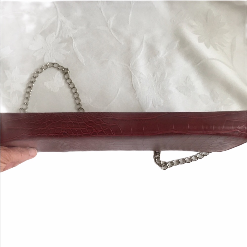 CHI Burgundy Red Maxi Clutch with Optional Chain Strap Baguette East West - Picture 10 of 10
